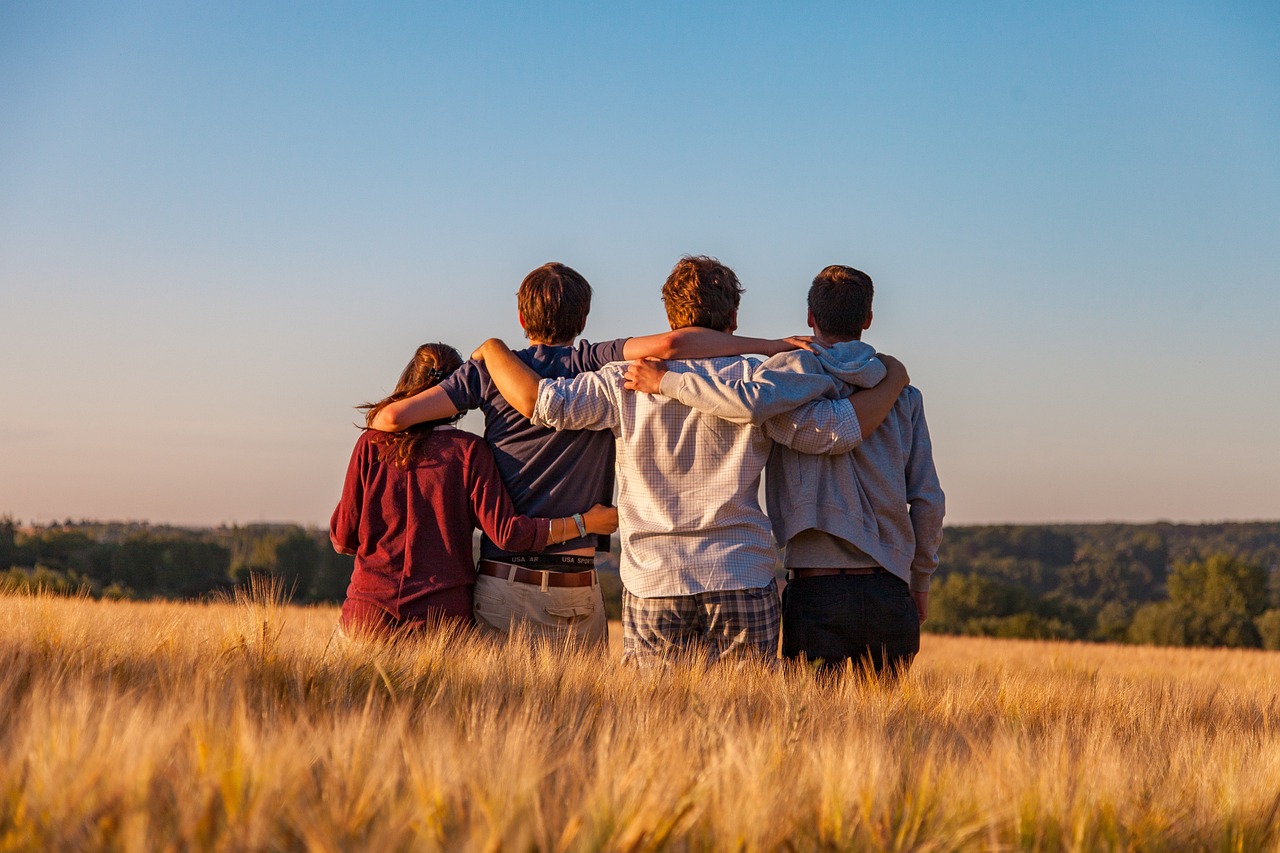 In-Person vs. Telehealth Peer Support for Youth: A Parent's Guide to Connecting NYC Teens (9-21)